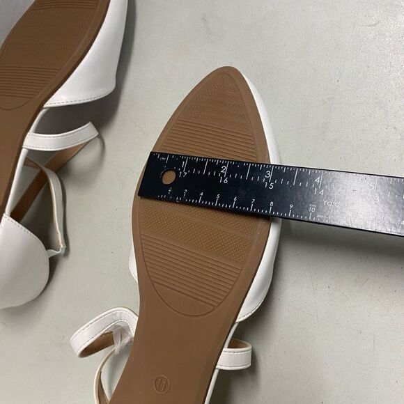 TRARY Women’s White Dorsey Cross Cross Flats Sz 11 Closed Pointed Toe New in Box - Picture 6 of 9